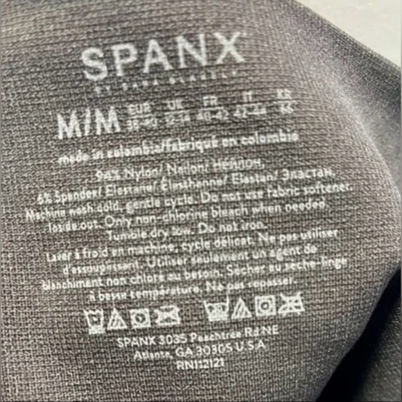 NWT Spanx Black Camo Bike Shorts With Stretch Fit Size M Sku#120 - Picture 6 of 6